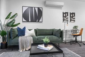 Luxurious Fitzroy Street Getaway