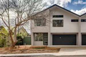 Sensational New Townhouse - Wee Jasper