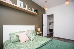 Stay by the Andrejsala area with Free Parking and reach the Old Town in 15 min walk