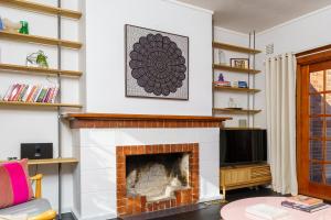 Classic 2BR with Modern Touch and Garden - Hosted by Canstay