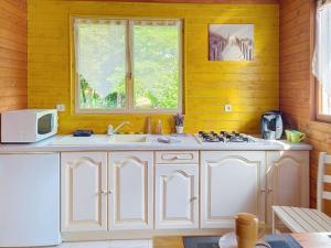 Chalet cosy avec piscine en campagne