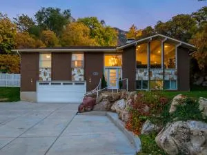 Ski Lover's Paradise- 7BR Villa Near Top Resorts home - Holladay