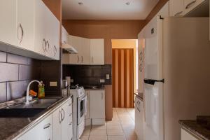 Cozy 3 Bedroom House 5mins from the Airport