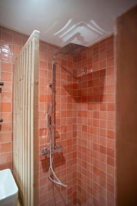 B&B / Chambres d'hotes La Ferme du golf, gite atypique et artistique : photos des chambres