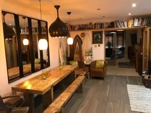 Spacious Southbourne flat Sleeps 5 Perfect for families and groups - Holdenhurst