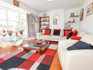 2 Old Talbot Cottages