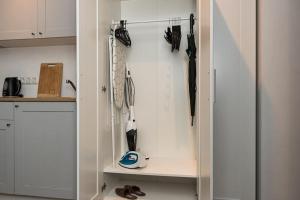 Cute studio APT with a View over the rooftops and Free parking in the area