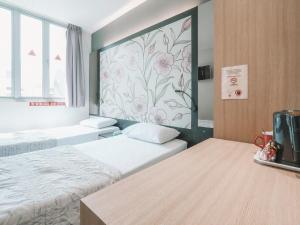 Deluxe 2 giường có cửa sổ (Deluxe Twin with Window)