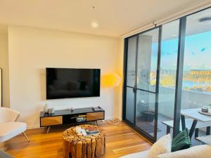 Harbour Towers, Newcastles Elite Apartment Stays, Free Parking & Tram Access