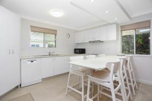 Coastal Calm on Cooloon