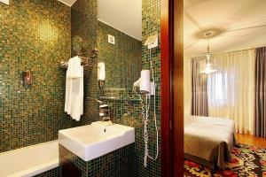 Standard Double or Twin Room room in Hotel Mestre de Avis