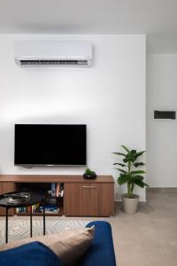 Modern 2BR Stylish Apartment with 2 Balconies - Close to St Julians & Sliema & Yacht Marina