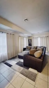 Charming home Centrally located in Worcester - Sutton