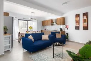 Modern 2BR Stylish Apartment with 2 Balconies - Close to St Julian's & Sliema & Yacht Marina - Pieta