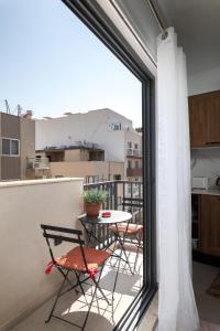 Modern 2BR Stylish Apartment with 2 Balconies - Close to St Julians & Sliema & Yacht Marina