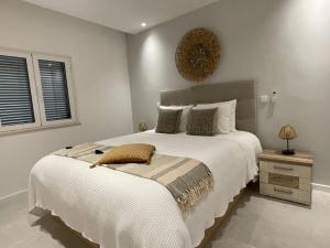 Modern Apartment with balcony and direct access to the pool