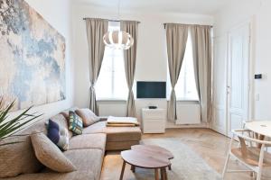 One-Bedroom Apartment room in HeyMi Apartments Oper