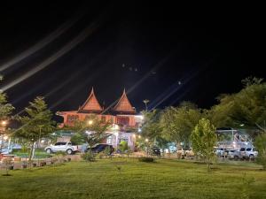 BAAN APA ERAWAN Resort