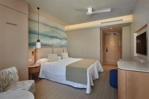 Double Room with Side Sea View room in Hipotels Flamenco