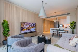 Beachfront Bliss 2BR Dubai Eye & Full Sea View at the Address Beach By ĀYA Boutique