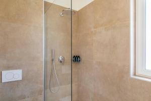 Regalia Suites - Free Parking