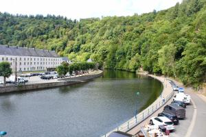 MAISON de VACANCES Bouillon 36 personnes