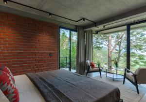 LohonoStays Villa Amani 8A
