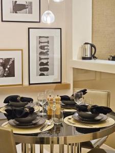 1 Bedroom Apartment Paramount