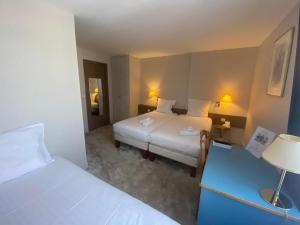 Hotels HOTEL PARIS VESINET- Logis Hotel Restaurant : photos des chambres