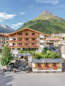 Hotel Rössle Superior - Ardez