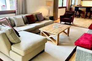 Luxury Flims Apt walking distance to Caumasee