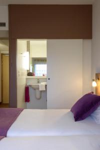 Hotels Brit Hotel Reims Croix Blandin : photos des chambres