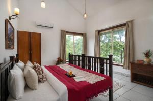 SaffronStays Castle Rock