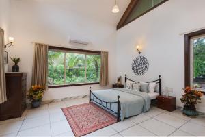 SaffronStays Castle Rock