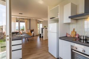Lukas Lake View & Parking Place - Happy Rentals