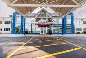 The Inn & Suites Omaha Near Zoo - بالفيو