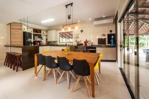 Recanto Vultuoso Paraíso na Estrada Bonita com piscina aquecida Hidro Quadra de areia e Area de lazer completa