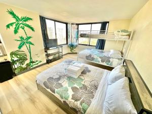 Ocean Canal Mountain View Steps from Waikiki Beach 6person
