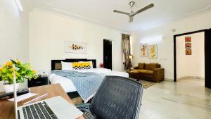 BluO Studio - Defence Colony - BathTub, Kitchen