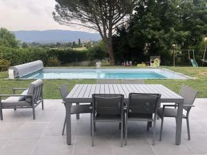 Villas Magnifique villa avec piscine, Jacuzzi et Baignoire Balneo : photos des chambres