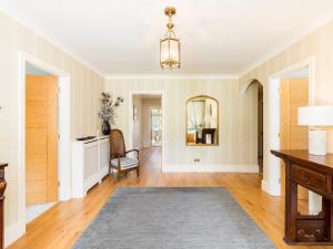 Luxurious Riverside 4Bed Family Home Tiddington Pass The Keys