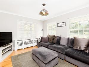 Luxurious Riverside 4Bed Family Home Tiddington Pass The Keys