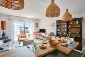 25m de la plage, vue mer, appartement pour 4