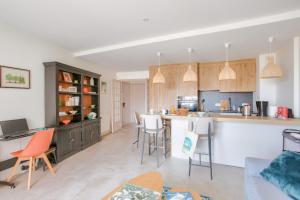 25m de la plage, vue mer, appartement pour 4