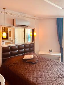 Penthouse Happy Moments 2