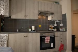 Beautiful North Bay seaside apartment, free parking and courtyard