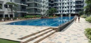 Cozy Private Condo at Shore 3 near MOA