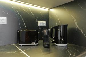 Elegant 2 Bedrooms Flat 5 minutes from the sea & free parking