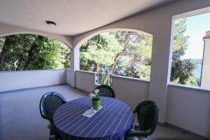 The gravel beach & bike apartment