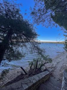 The gravel beach & bike apartment